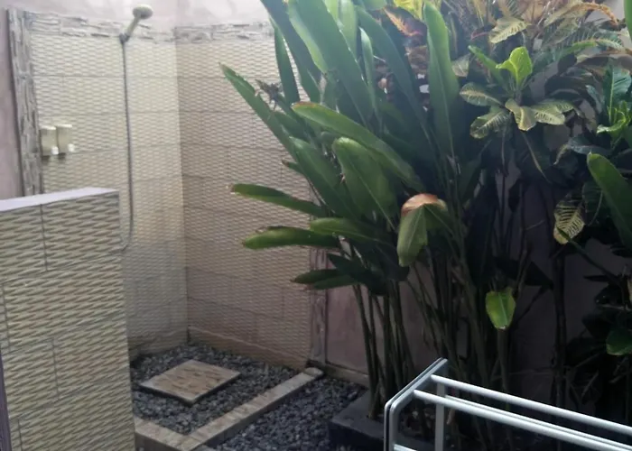 Kubu Sunset Guest house